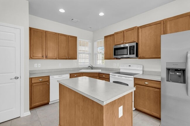 Building Photo - 168 Sea Lavender Ln