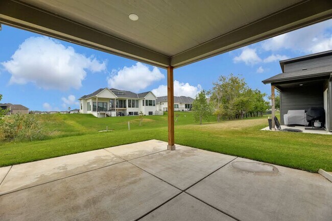 Building Photo - 4658 W Emerald Bay Ct