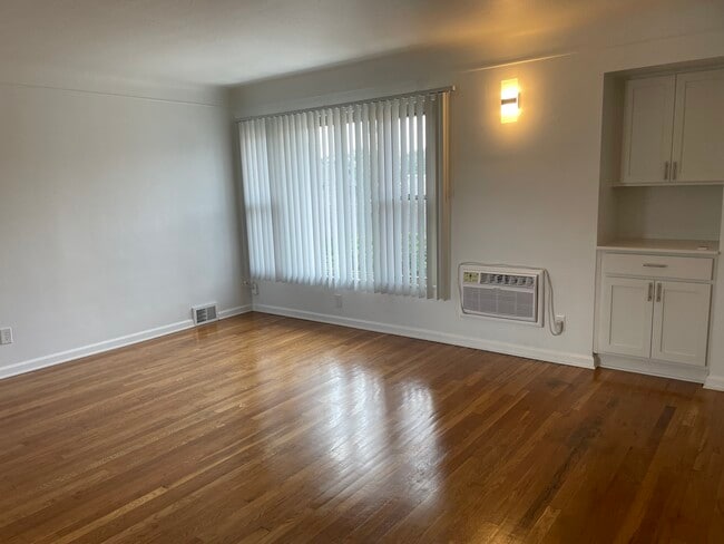 Building Photo - 15277 Triskett Rd