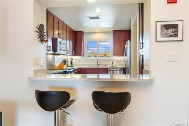 Building Photo - Kailua living at its finest!