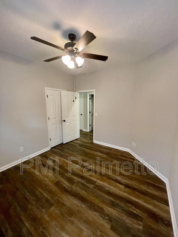 Building Photo - 125 Wild Spring Rd