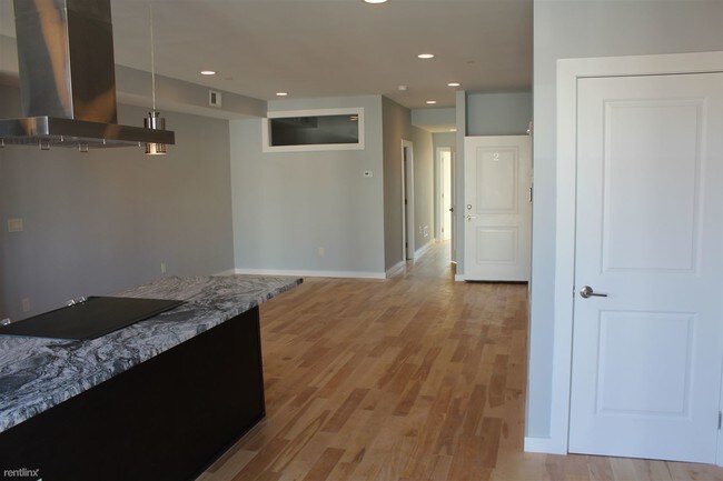 Building Photo - 2 br, 2 bath Condo - 708 N 19th St #2 Unit #2