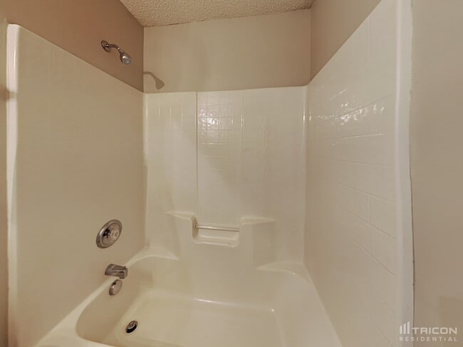 Building Photo - 1630 Clooney Ln