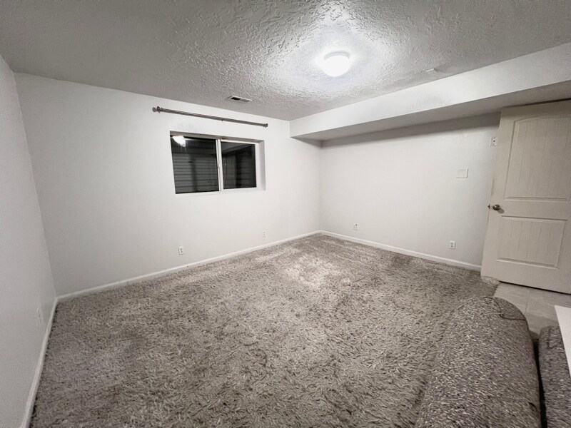 Building Photo - 6291 Liza Ln