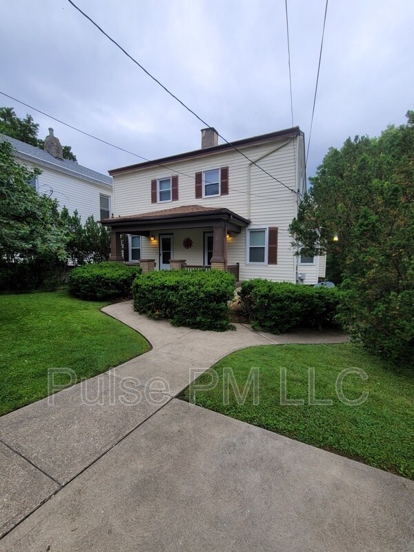 Building Photo - 816 Montague Rd