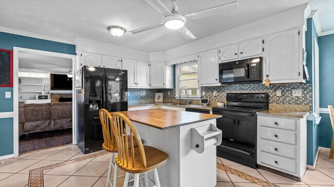 Building Photo - 435 Currituck Dr