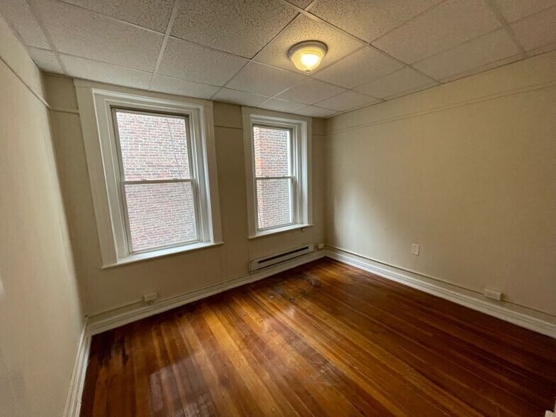 Building Photo - 62 N Margin St