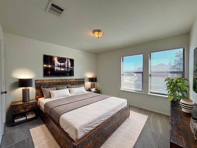 Building Photo - 2013 Rim Rock Dr