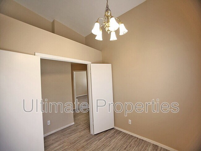 Building Photo - 9903 N 77th Ave