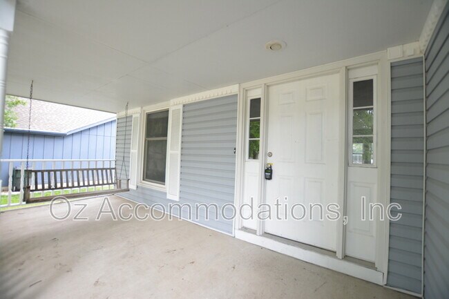 Building Photo - 1213 E Butterfield Pl