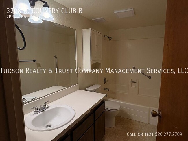 Building Photo - 3708 N Country Club Rd