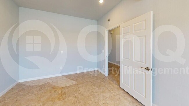 Building Photo - 1105 W Still Meadows Ln