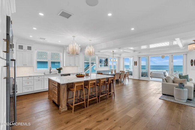 Building Photo - 3574 Ocean Terrace