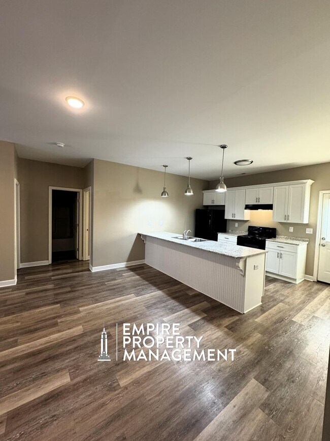 Building Photo - 216 Fern Bank Dr