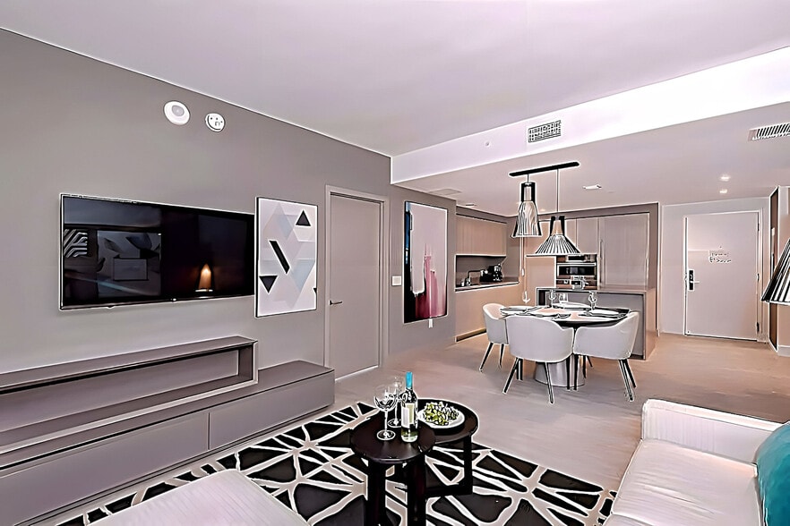 Building Photo - 4010 S Ocean Dr