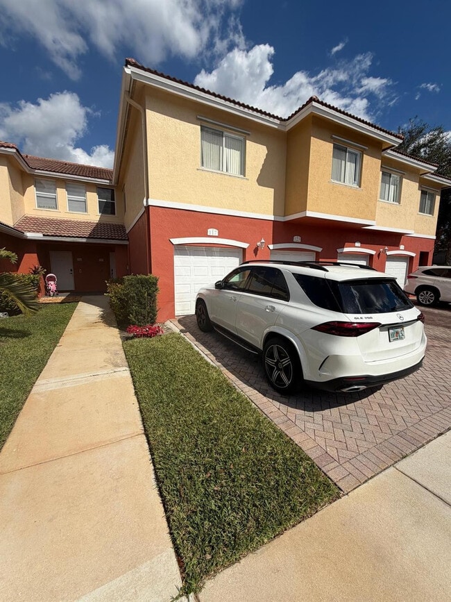 Building Photo - 7401 Palomino Dr