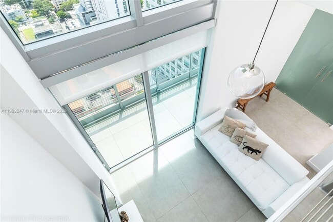 Building Photo - 690 SW 1st Ct