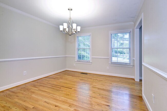 Building Photo - Beautiful Poquoson Home.