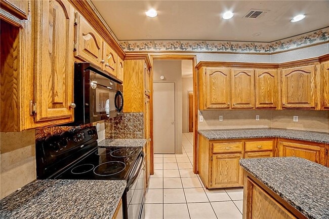 Building Photo - 604 NE 21st St