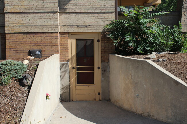 Building Photo - 295