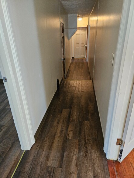 Building Photo - 46 Champlain St