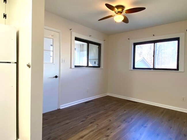 Building Photo - 729 Asbury Rd