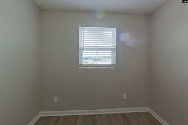 Building Photo - 757 Sequoia Dr