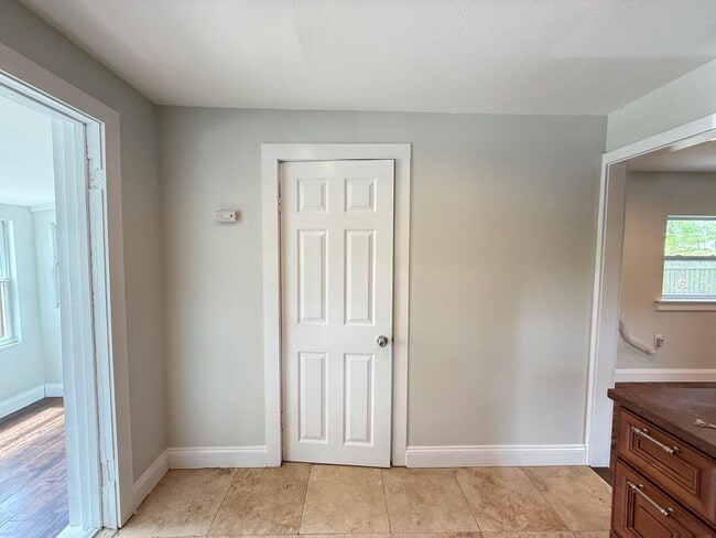 Building Photo - 1 Bedroom 1 Bathroom with WD