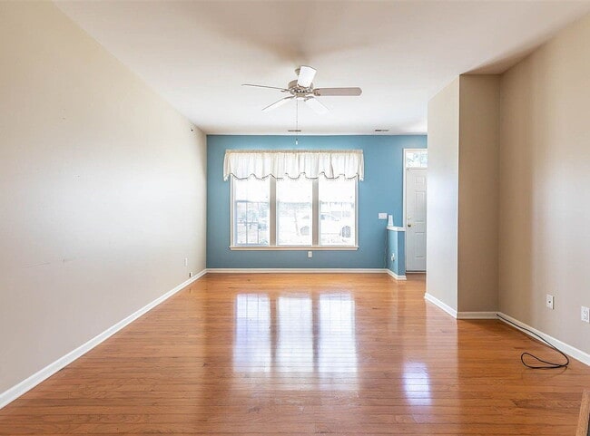 Building Photo - 663 Worthington Dr