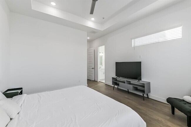 Building Photo - 308 Queen Sude Ln