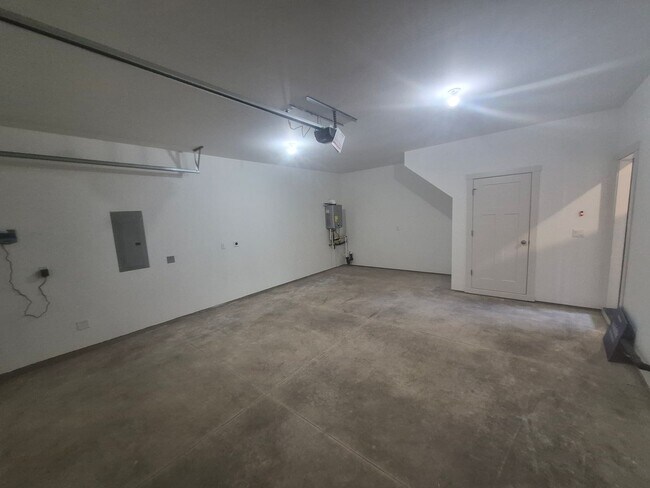 Building Photo - NEW - 4 BR/2.5 BA Plus office in Acadia Pointe