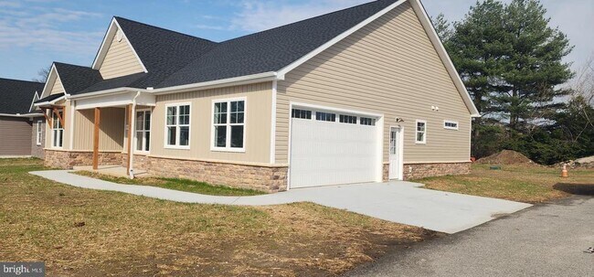 Building Photo - 112 W Main St