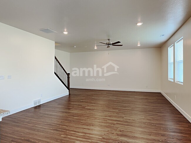 Building Photo - 1184 N Wagon Way