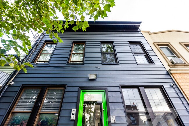 Building Photo - 430 Midwood St