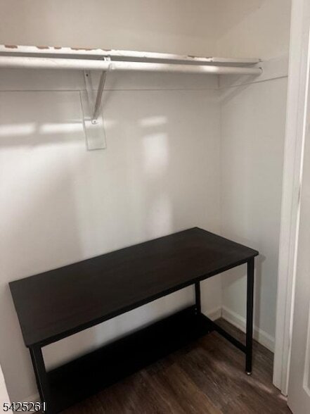 Building Photo - 81-83 Hawthorne Avenue Unit 1