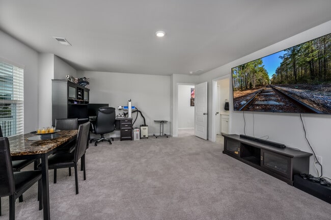 Building Photo - 837 Harrison Mill St