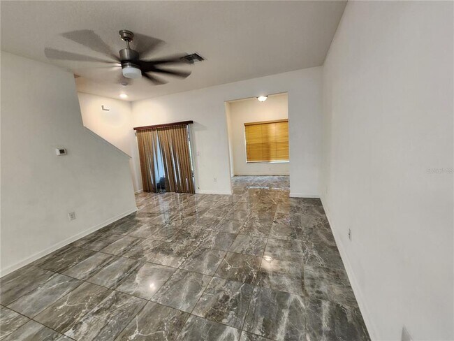 Building Photo - 1112 Hillhurst Dr