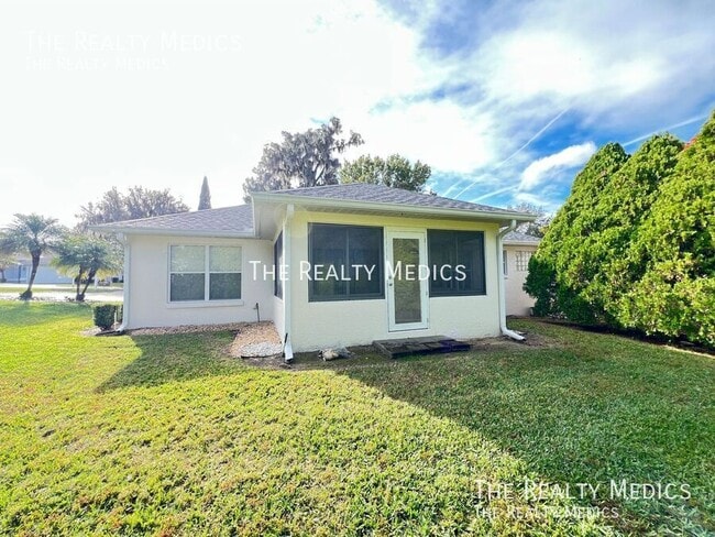 Building Photo - 2644 SW 20th Cir