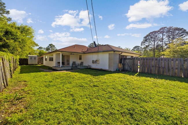 Building Photo - 1517 Kruse Dr