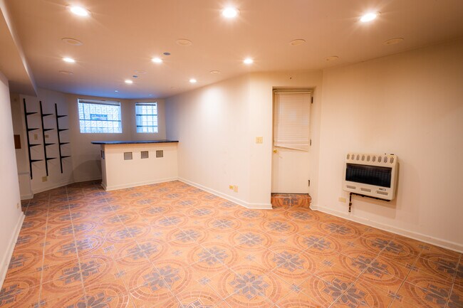Building Photo - 7250 S King Dr