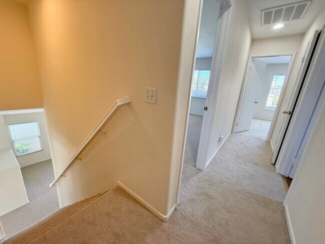 Building Photo - 1304 Thunder Springs Dr