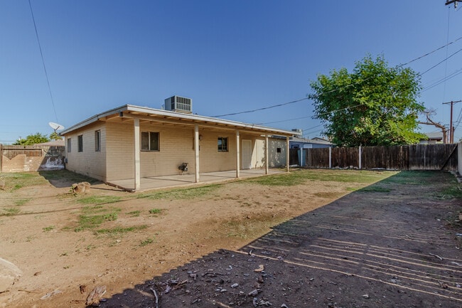 Building Photo - 2823 W Keim Dr