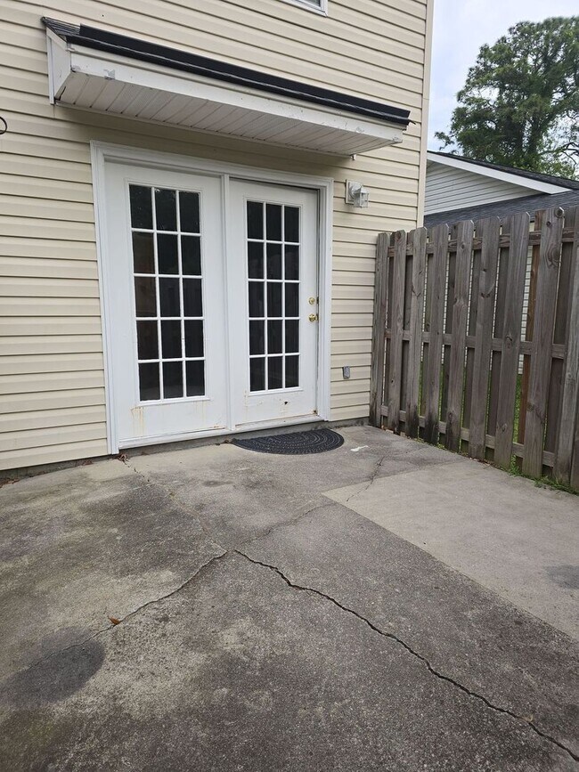 Building Photo - Savannah 2 Bed Townhome for Rent