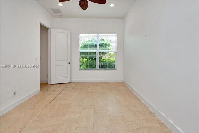 Building Photo - 22954 Clear Echo Dr
