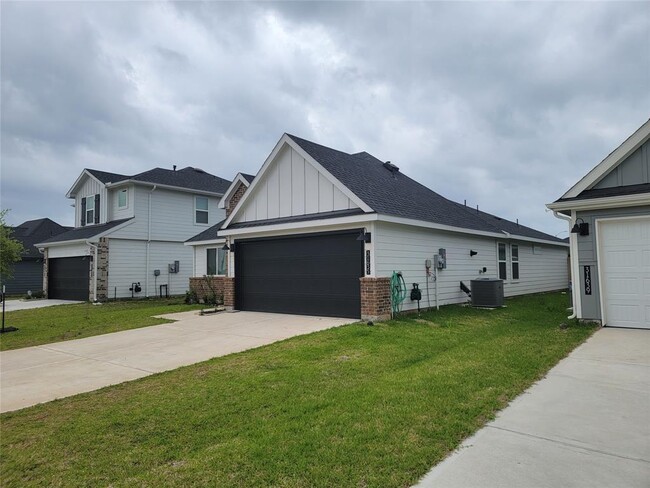 Building Photo - 31635 Brandon Ml Trl