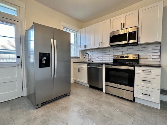 Kitchen - 735 Dover Pl