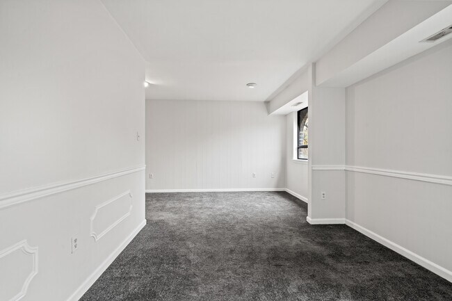 Building Photo - 142 Georgetown Rd