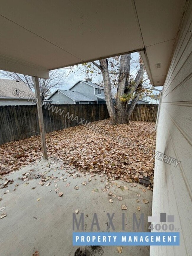 Building Photo - 210 W Sunset Dr