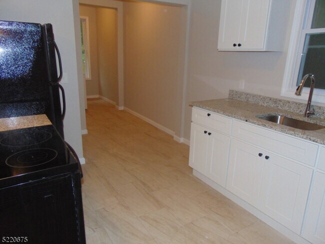 Building Photo - 75 N 11th St