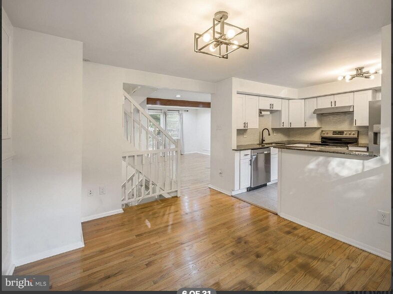 Building Photo - 5523 Inverness Woods Ct